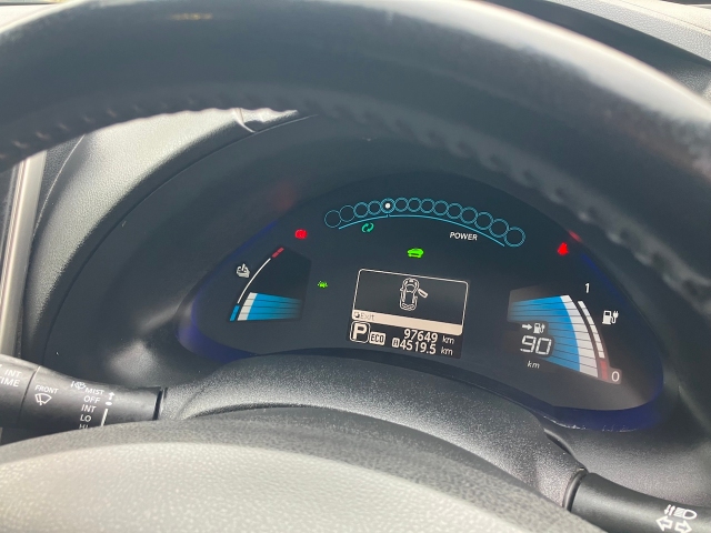 2016_Nissan_Leaf_Dash